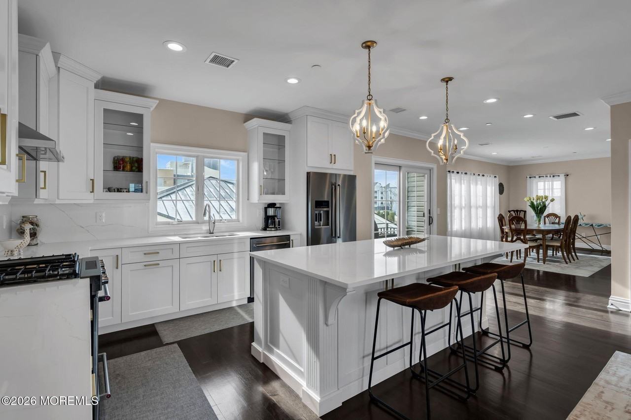 58 Seaview Ave - Photo 6 of 43