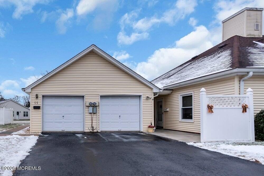 11 Sutton Dr - Photo 2 of 27