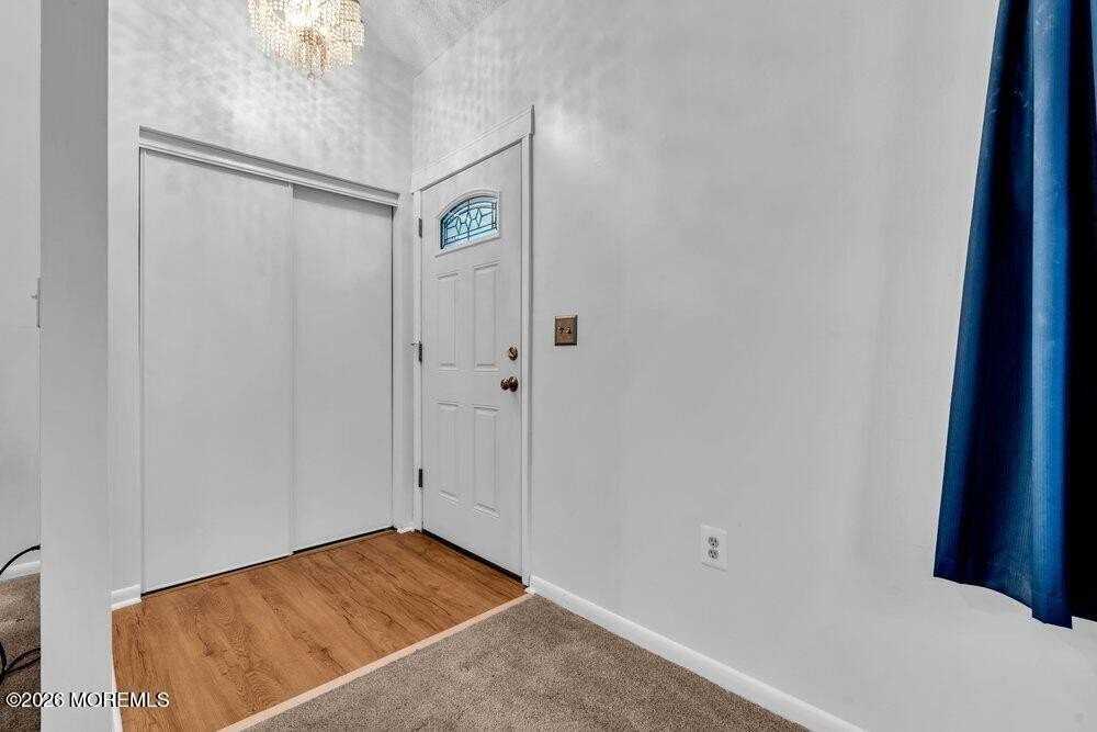 11 Sutton Dr - Photo 5 of 27