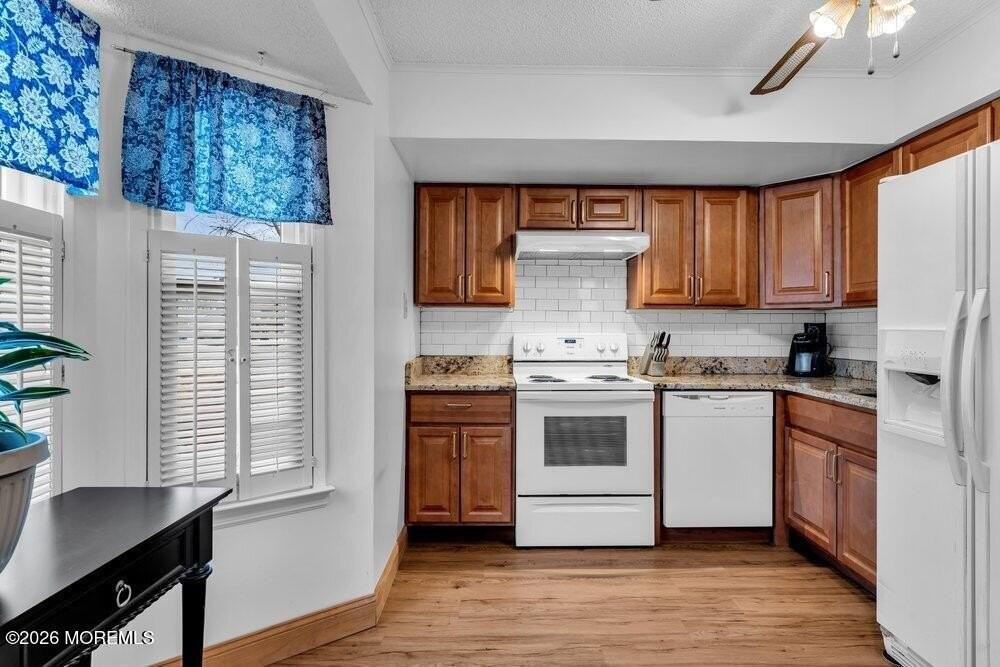 11 Sutton Dr - Photo 6 of 27