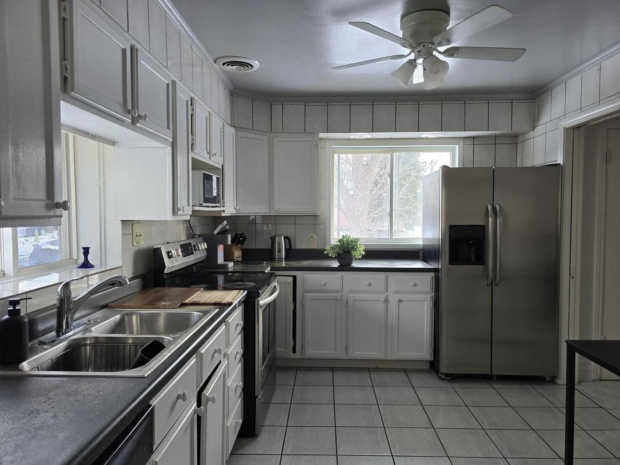 7014 N Kilbourn Ave - Photo 5 of 10