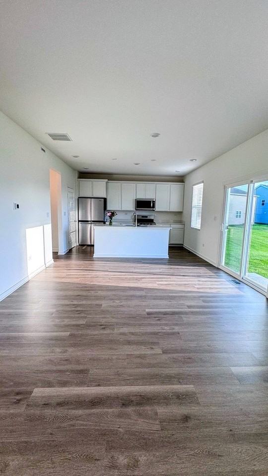 2444 Scribe St - Photo 6 of 14