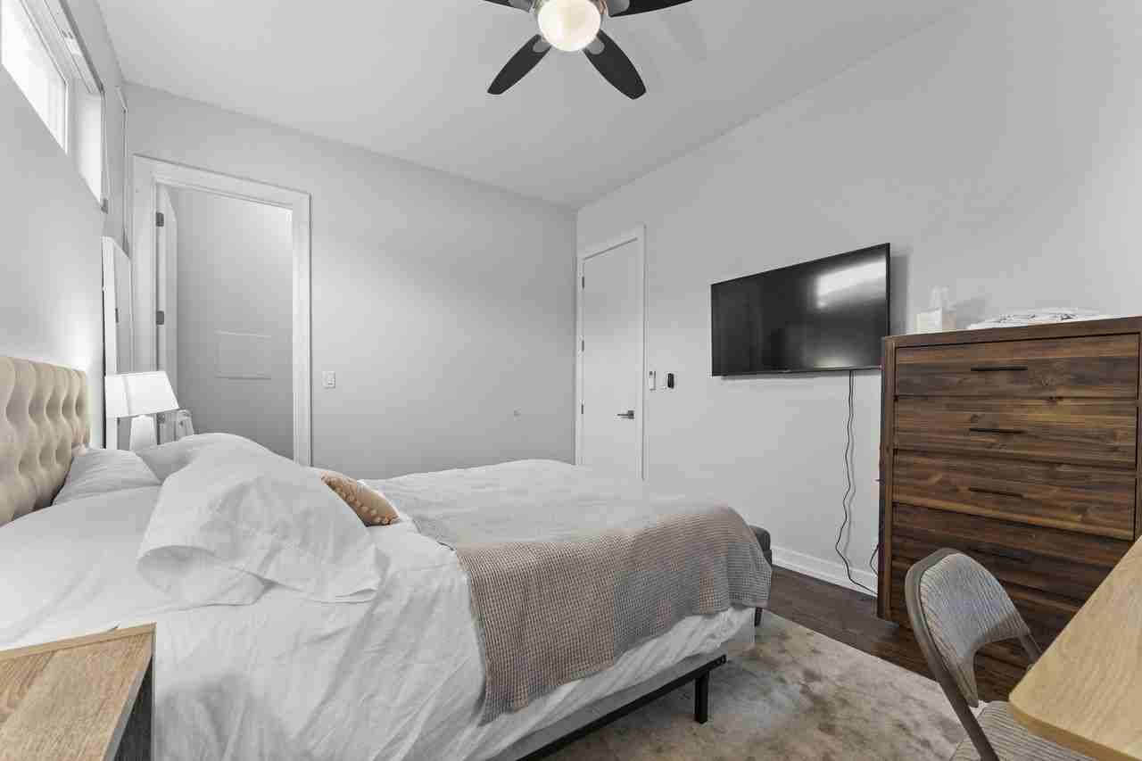 2437 W Jackson Blvd - Photo 6 of 29