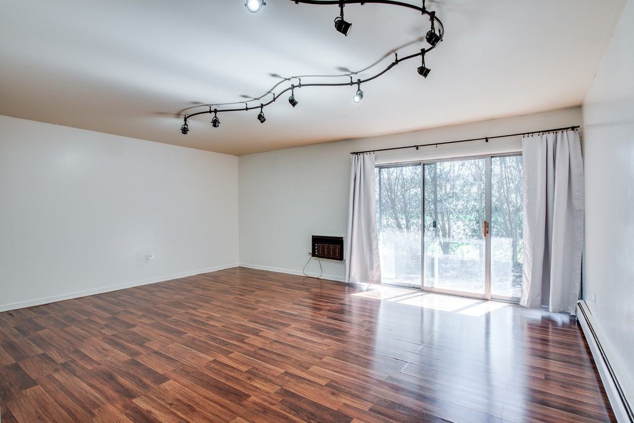 1049 W Ogden Ave Unit 1-112 #1-112 - Photo 5 of 23