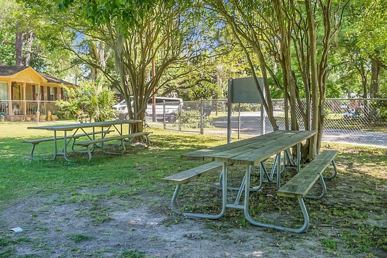 Jaywood Cir - Photo 4 of 26