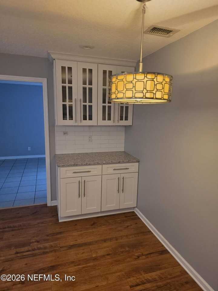 8913 Erin Ct - Photo 5 of 16