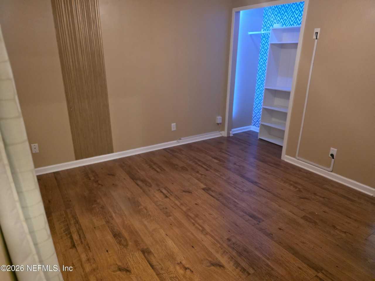 8913 Erin Ct - Photo 7 of 16