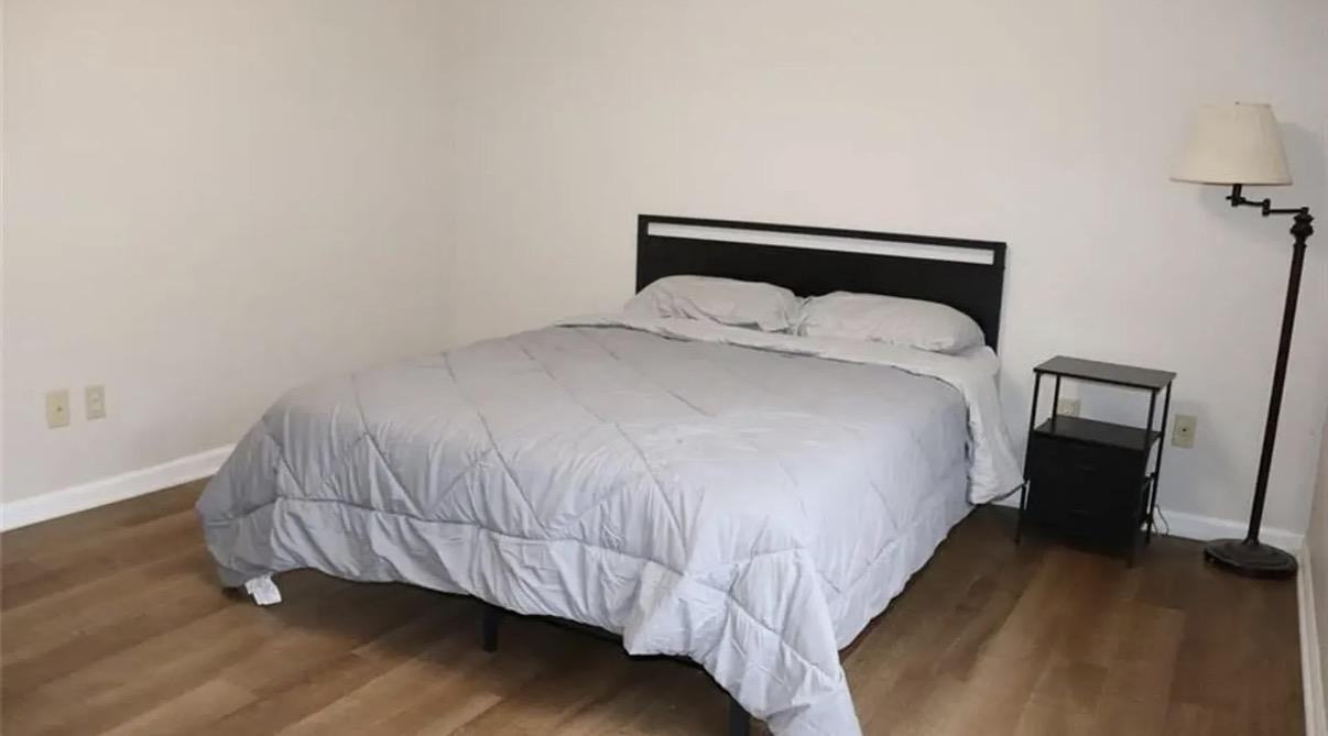 Stratford Ln - Photo 7 of 8