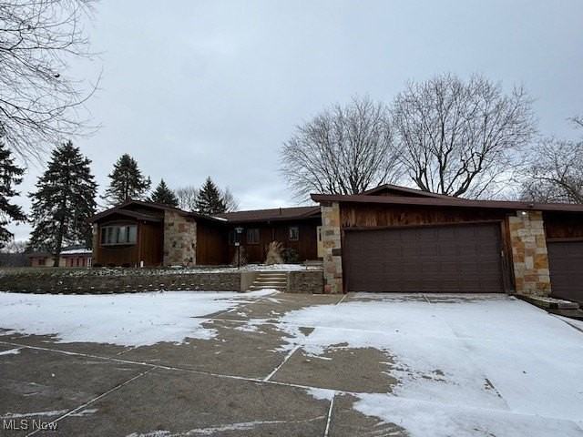 1590 N Crater Ave - Photo 2 of 12