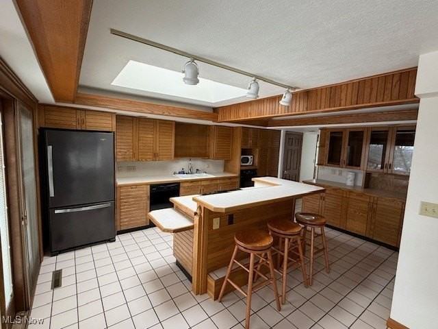 1590 N Crater Ave - Photo 3 of 12