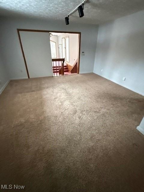 1590 N Crater Ave - Photo 7 of 12