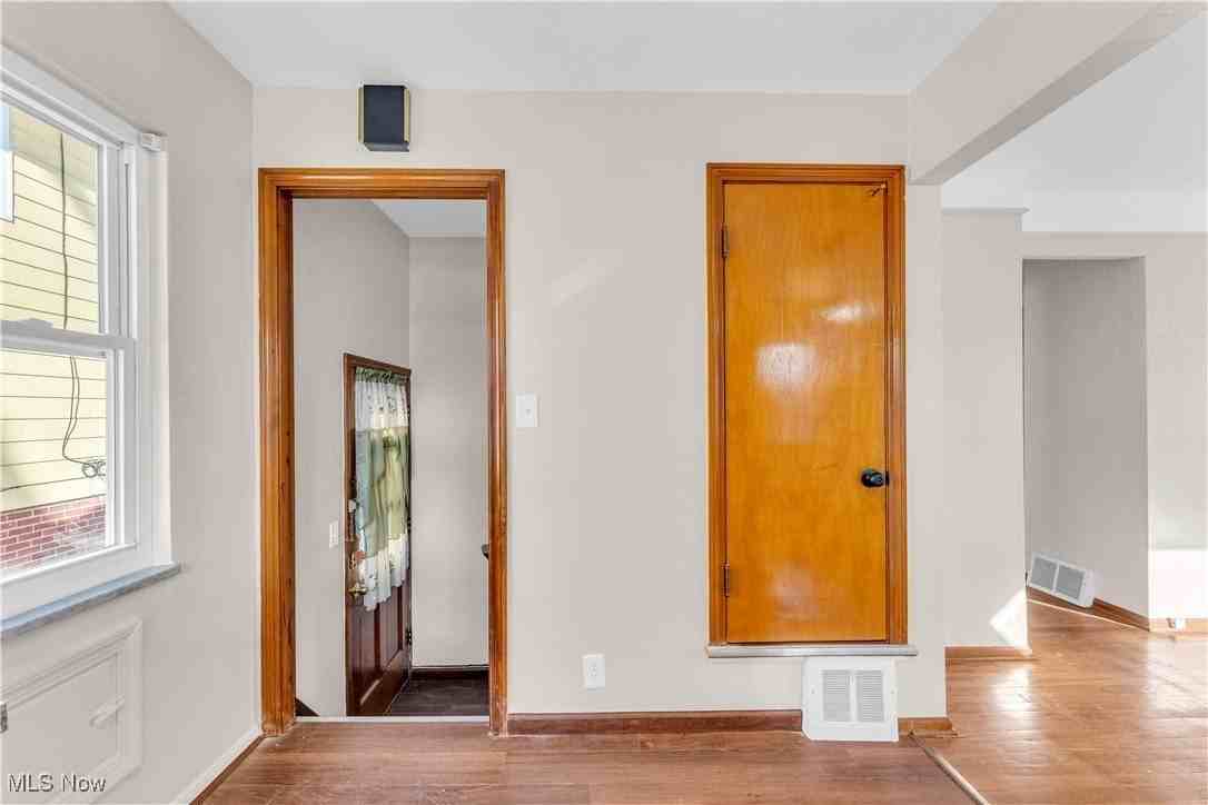 12521 Park Knoll Dr - Photo 4 of 25