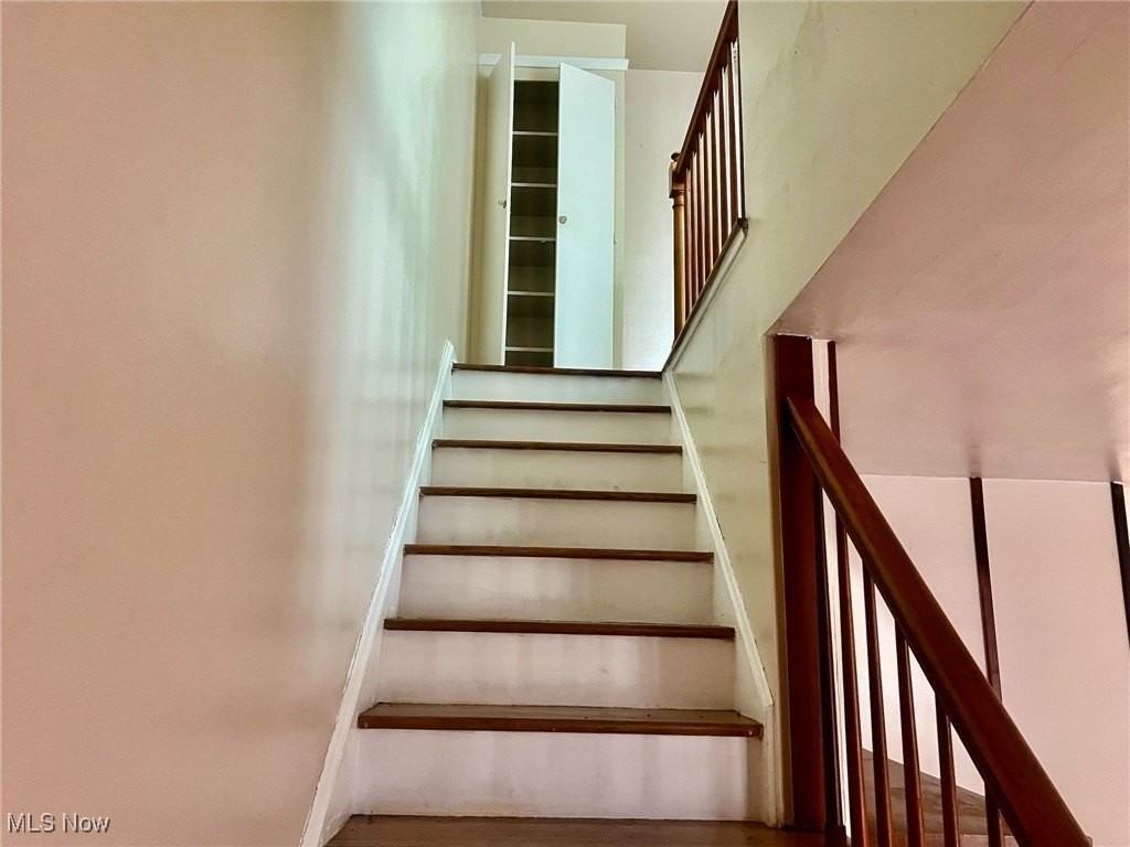 20608 Harvard Ave - Photo 7 of 17