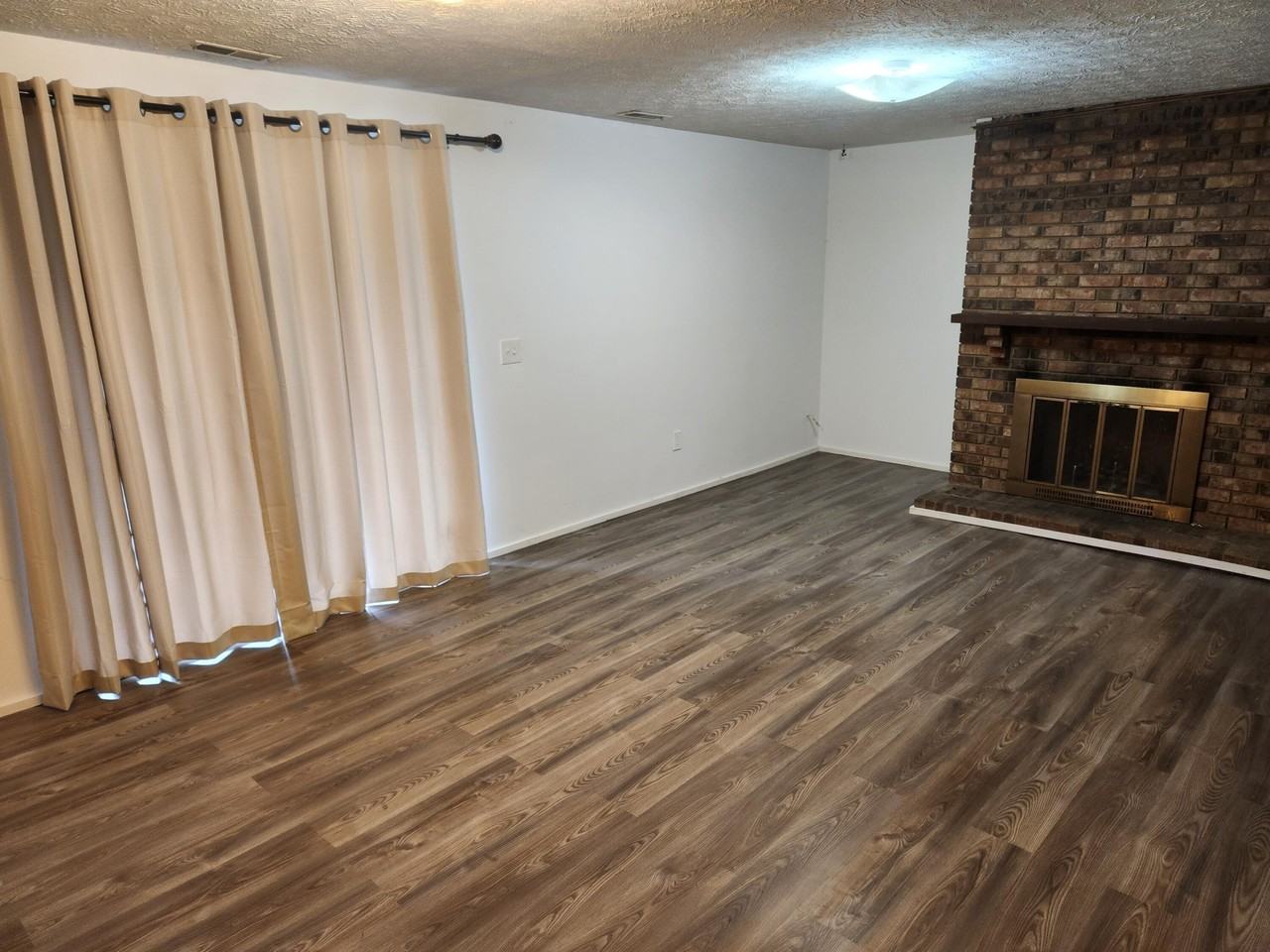 944 Ravine Dr - Photo 6 of 16