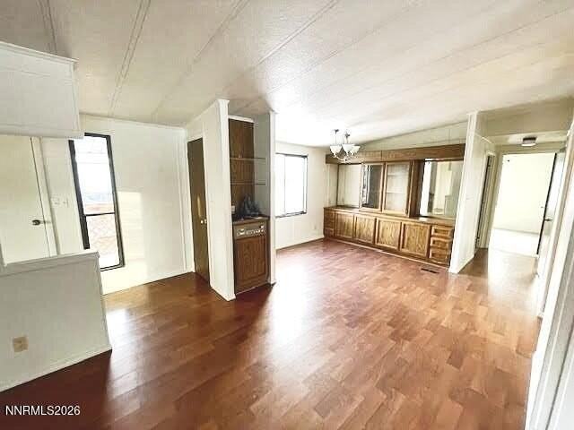 1093 Fleetwood Ave - Photo 3 of 14