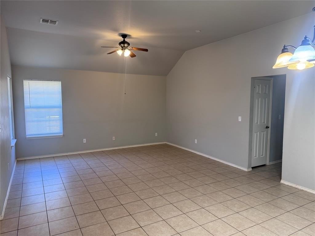 2525 W Oklahoma Ave - Photo 2 of 15