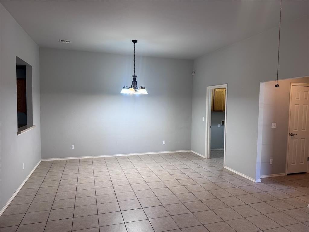 2525 W Oklahoma Ave - Photo 3 of 15