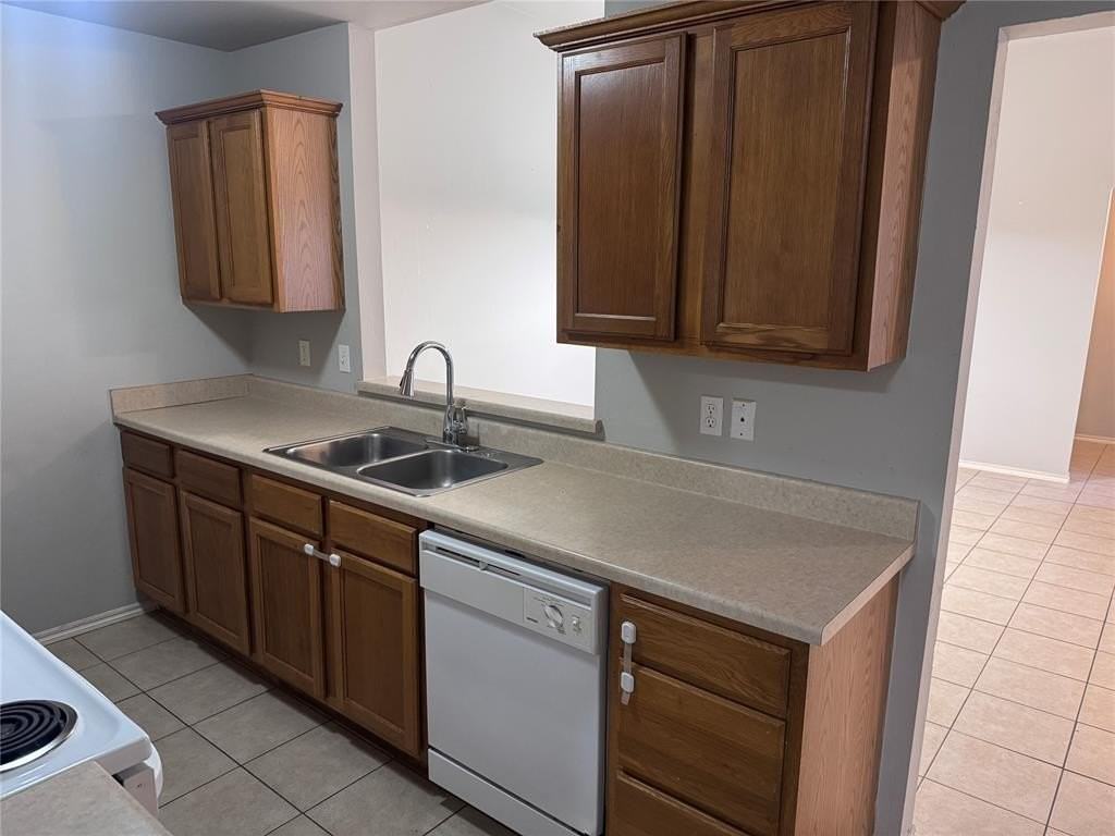 2525 W Oklahoma Ave - Photo 5 of 15