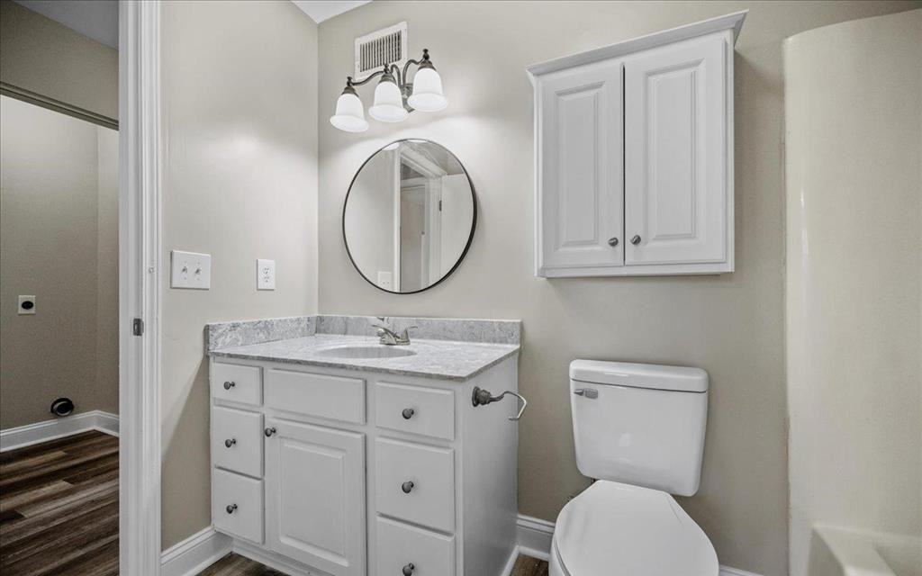 731 Coventry LaneUnit D #D - Photo 4 of 10