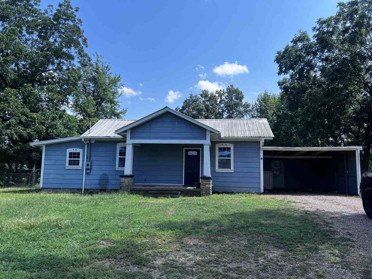 1204 E Academy St #1