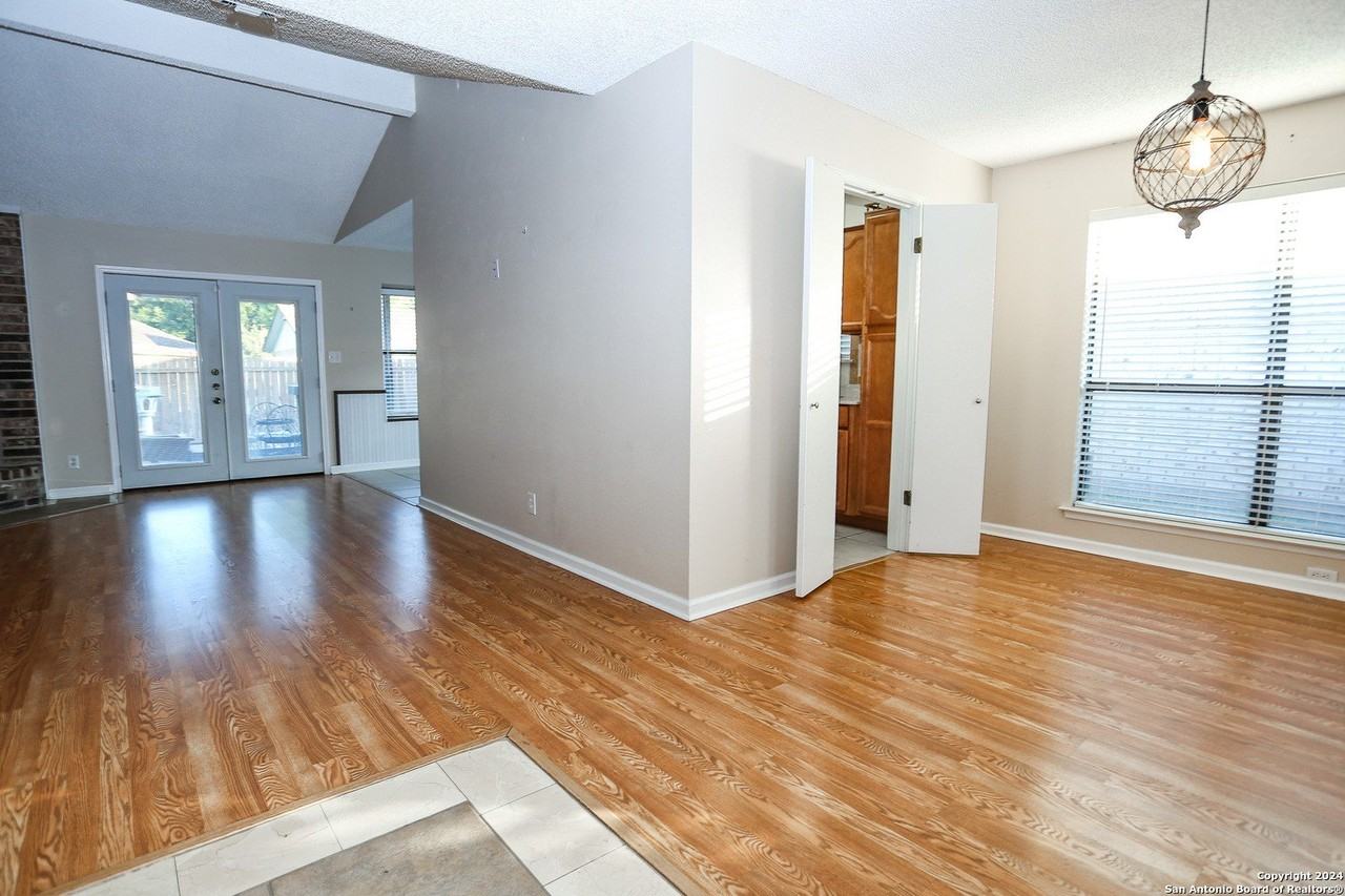 153 Meadowland - Photo 3 of 22