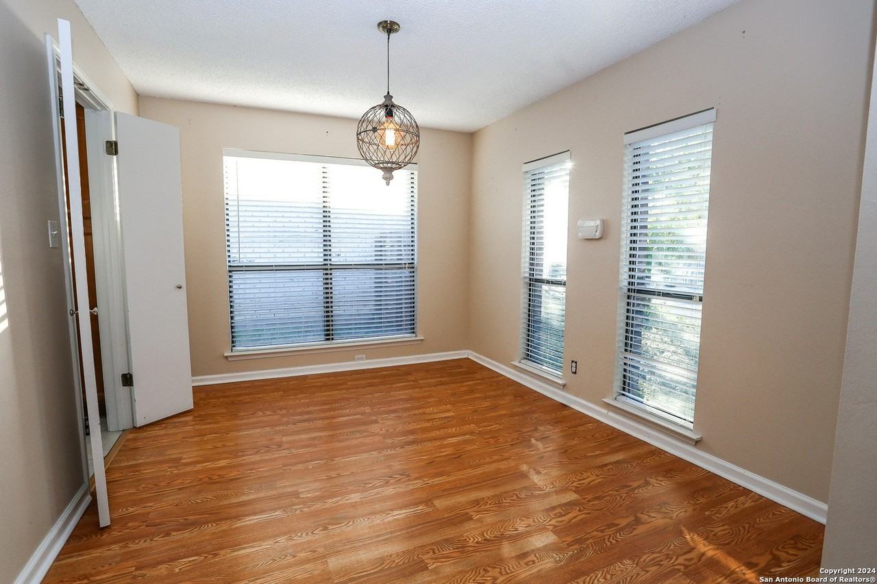 153 Meadowland - Photo 4 of 22