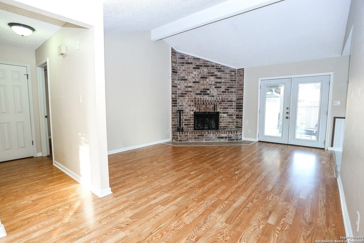 153 Meadowland - Photo 5 of 22