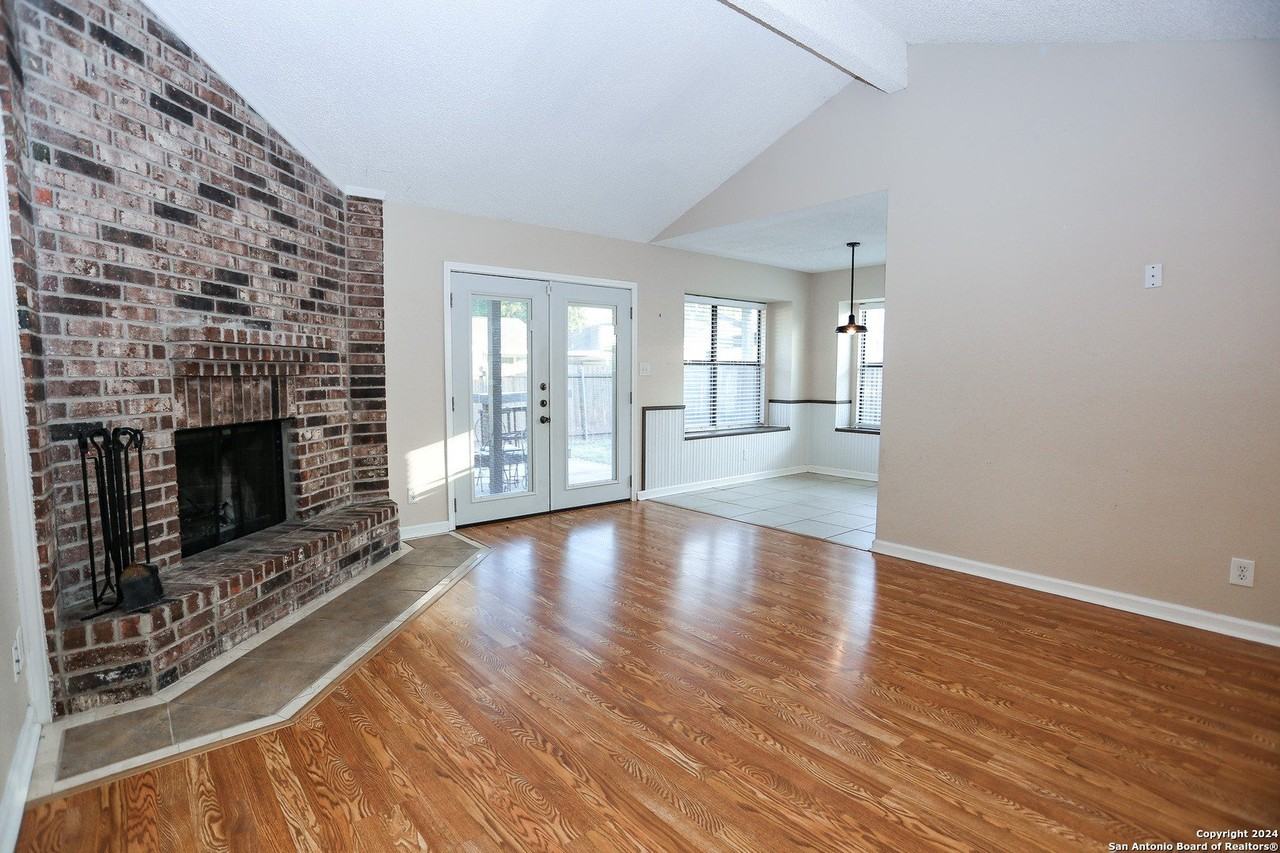 153 Meadowland - Photo 7 of 22