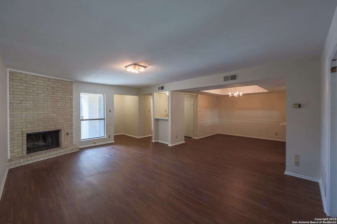 5811 Royal Ridge Dr - Photo 6 of 25