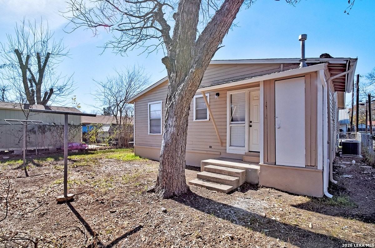 844 S San Manuel St - Photo 4 of 23