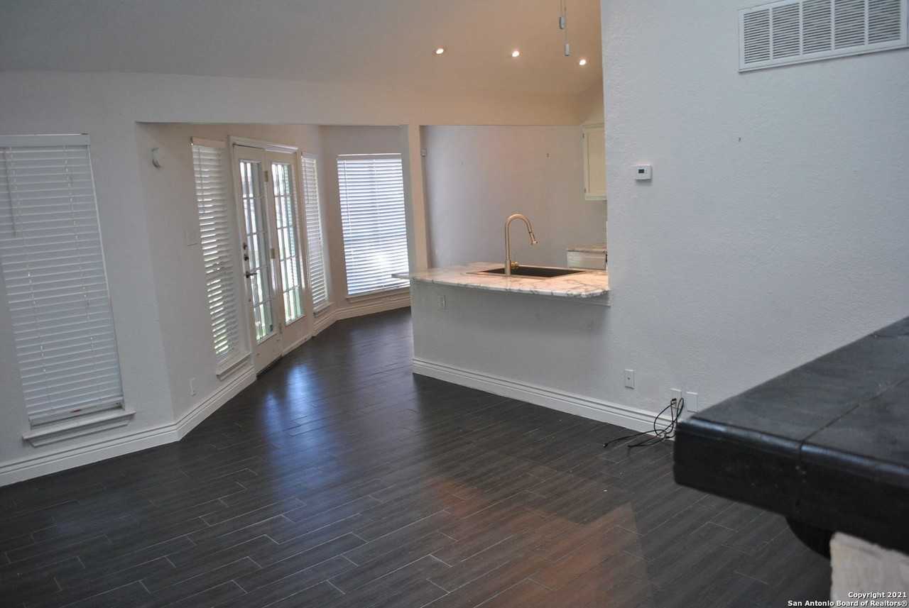 14745 Babcock Rd Apt 610 #610 - Photo 5 of 17