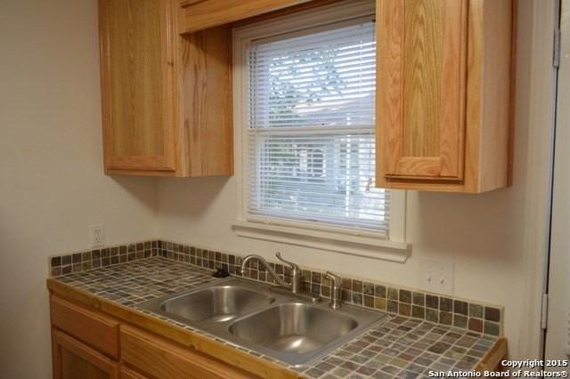 1812 Mardell St - Photo 4 of 15