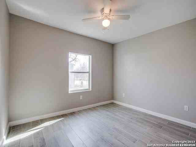 4238 Commercial Ave - Photo 6 of 13