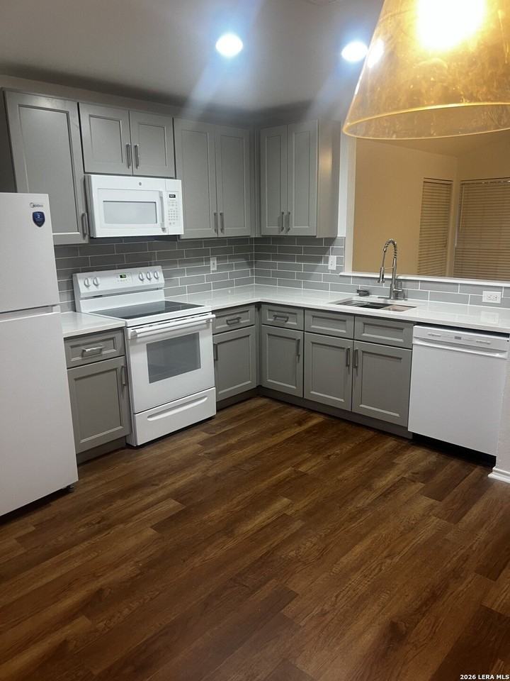 720 Garden Meadow Dr - Photo 5 of 13