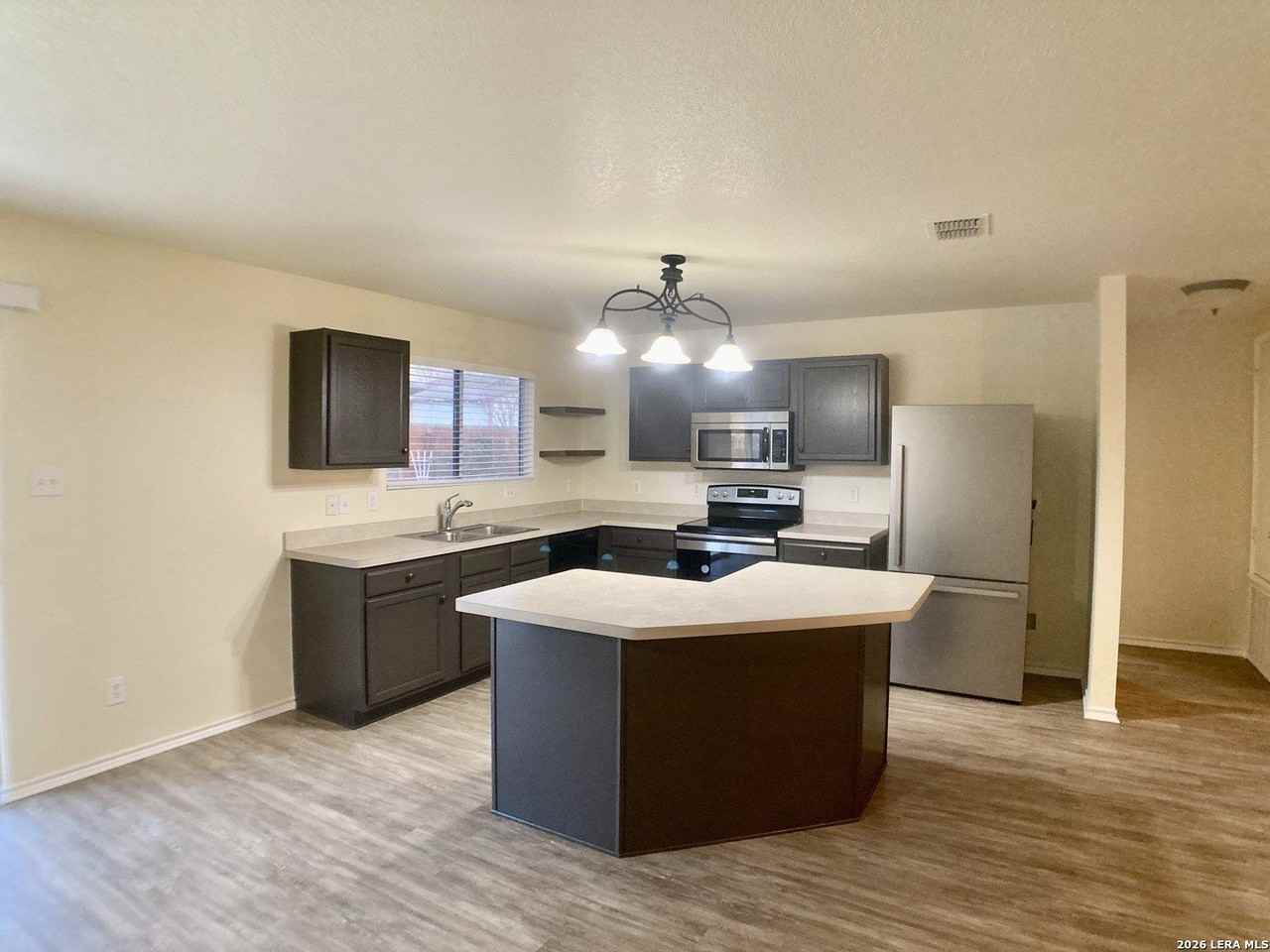 416 Hinge Fls - Photo 2 of 8