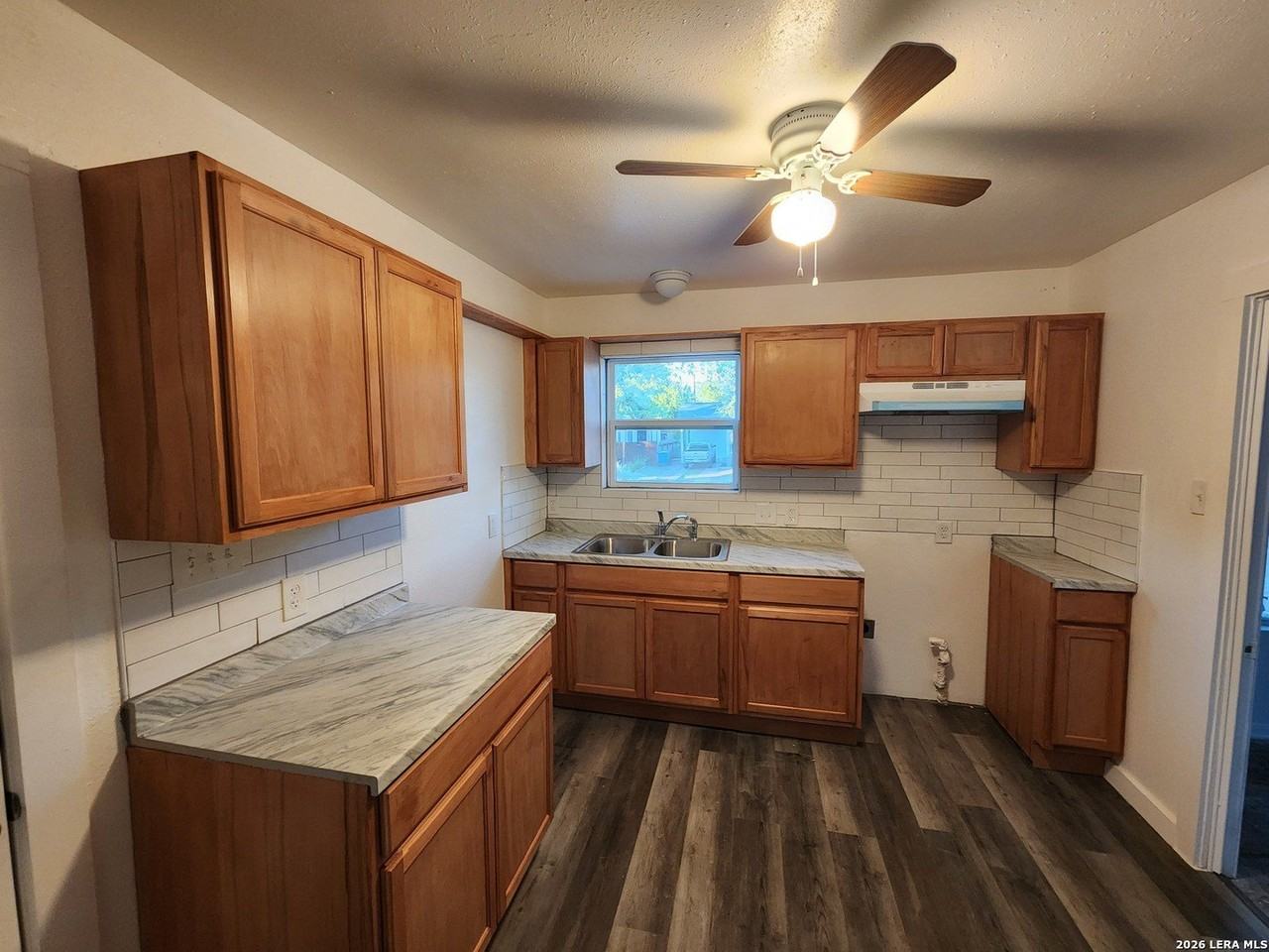 422 Kashmuir Pl - Photo 2 of 7