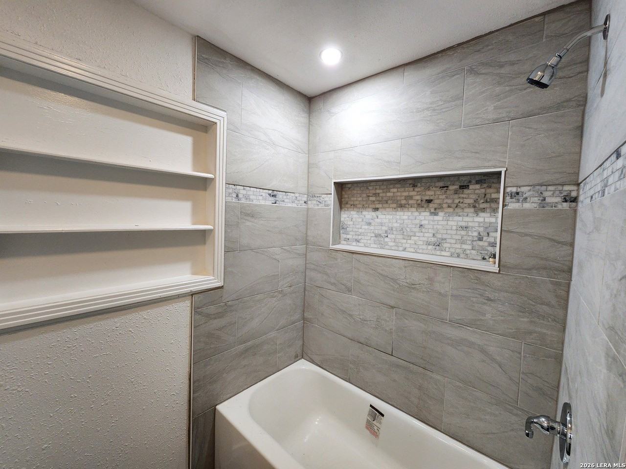 422 Kashmuir Pl - Photo 4 of 7