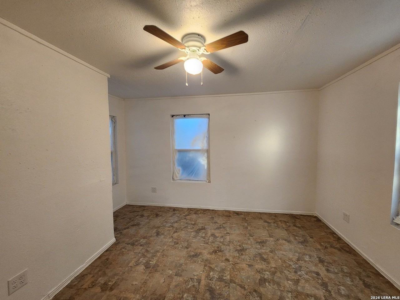 422 Kashmuir Pl - Photo 5 of 7