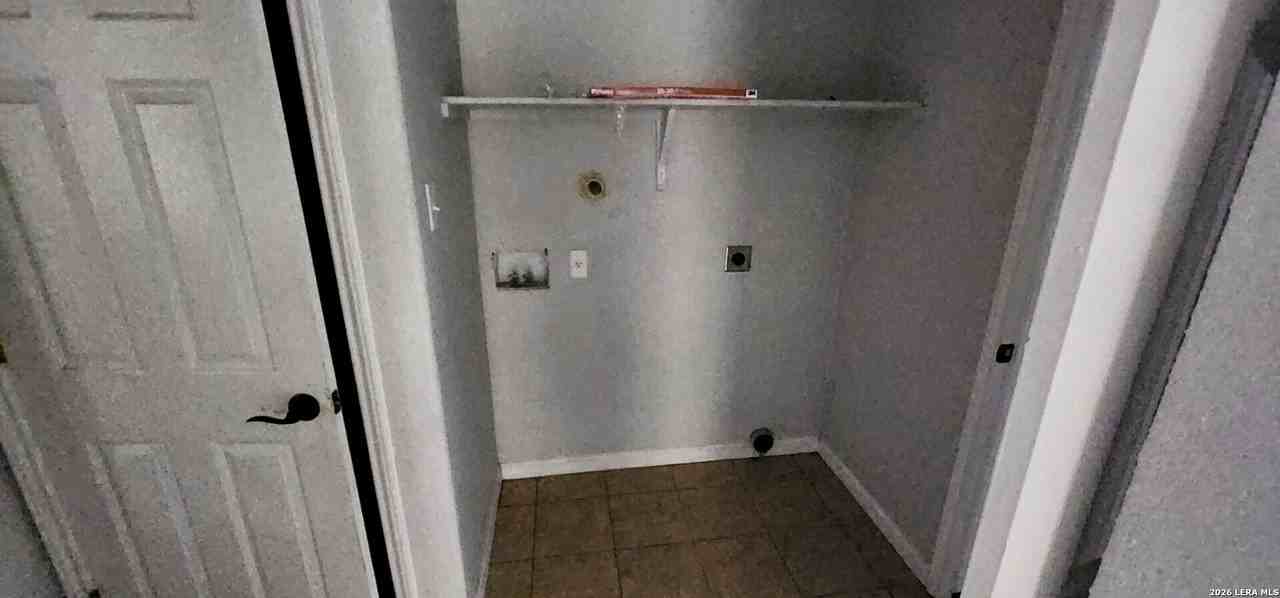 130 N San Ignacio Ave - Photo 6 of 9