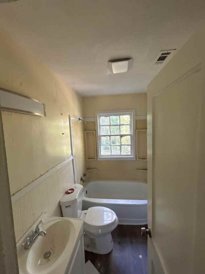 421 Fielding Ave #1 - Photo 4 of 9