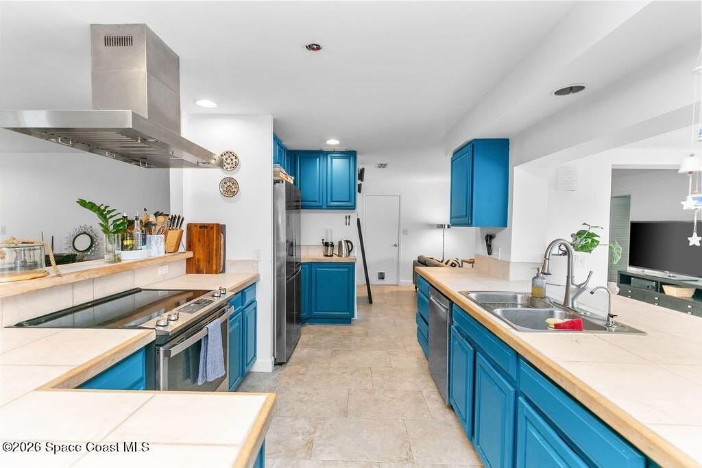 302 W Osceola Ln - Photo 2 of 28