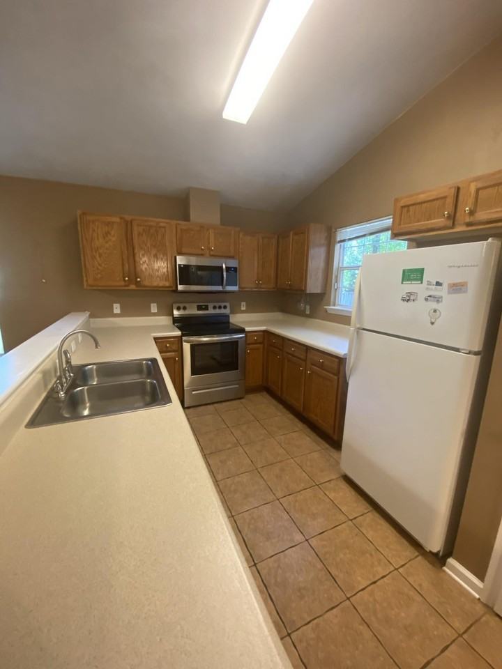 5525 Cattail Ct - Photo 5 of 26