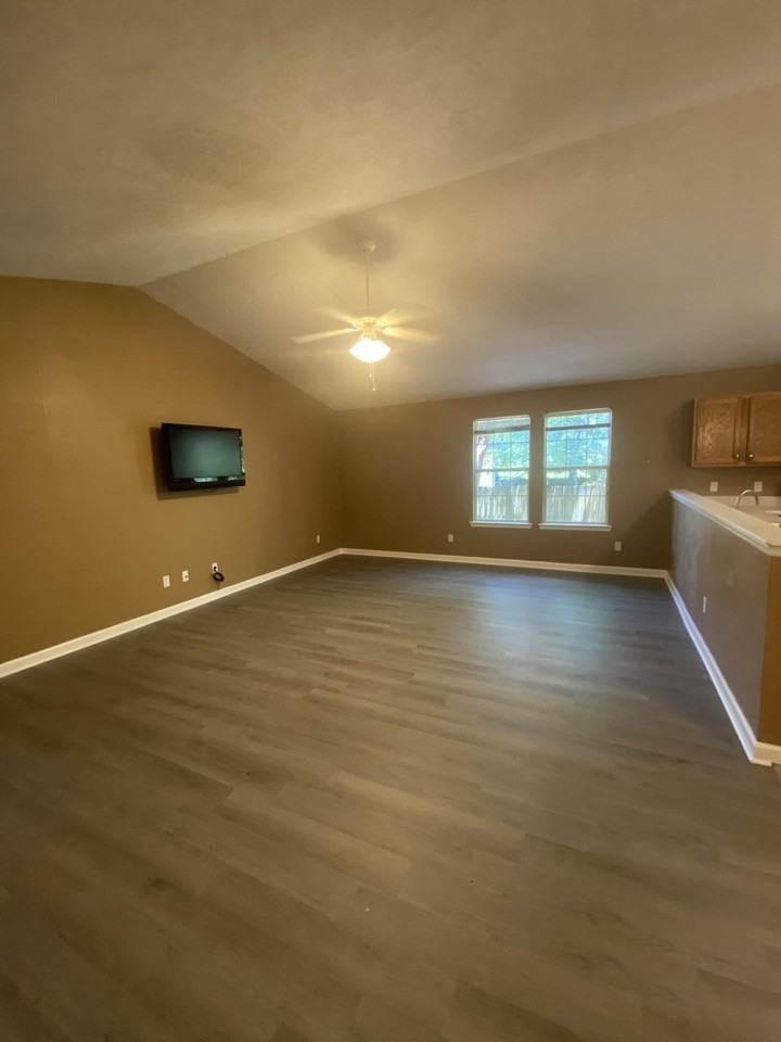 5525 Cattail Ct - Photo 7 of 26