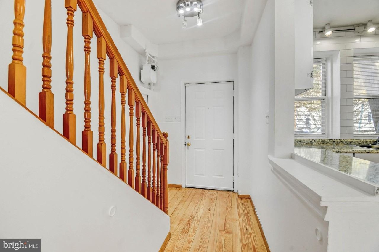 470 Ridge St Nw - Photo 6 of 25