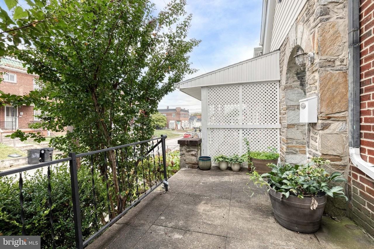 6843 Dunbar Rd - Photo 2 of 25