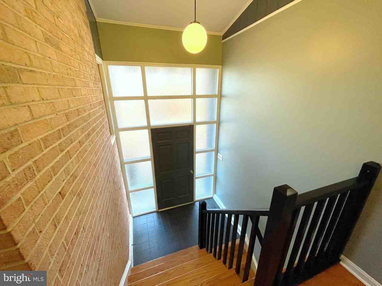 9457 Boyds Turn Rd - Photo 3 of 46