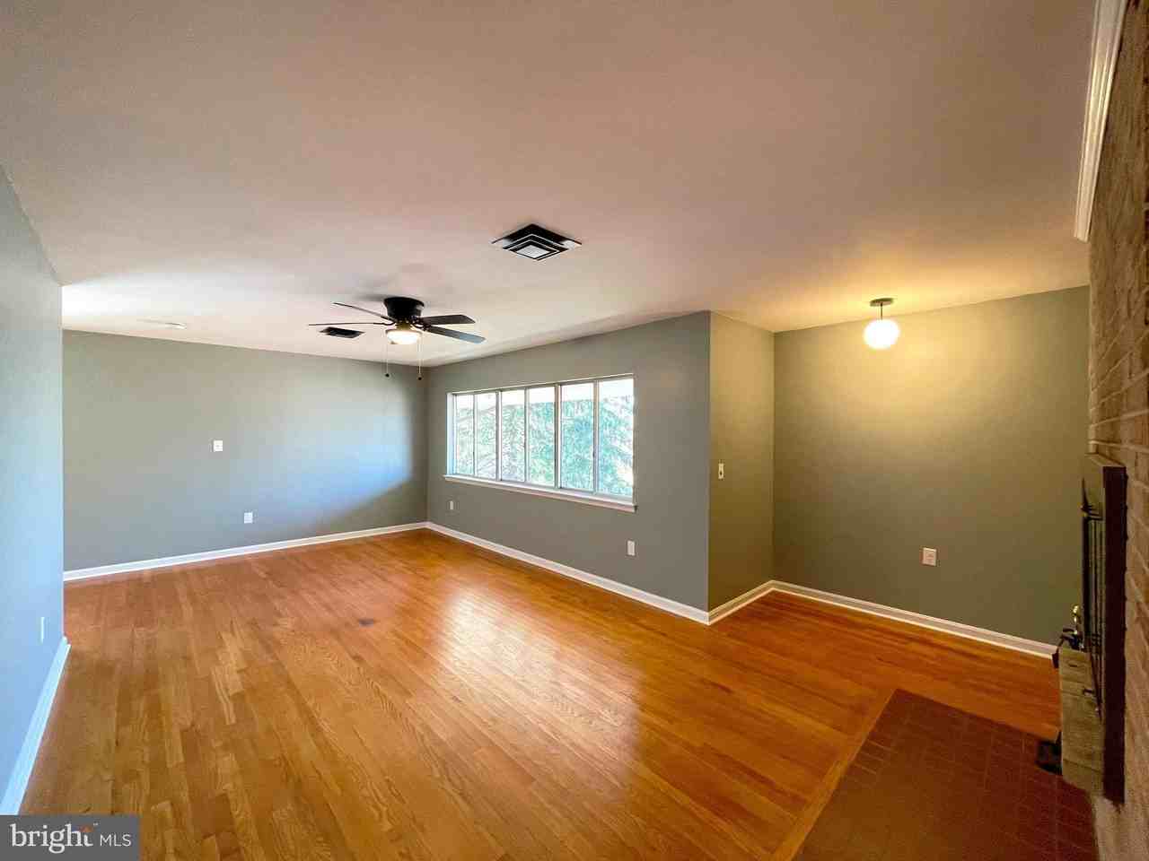 9457 Boyds Turn Rd - Photo 5 of 46