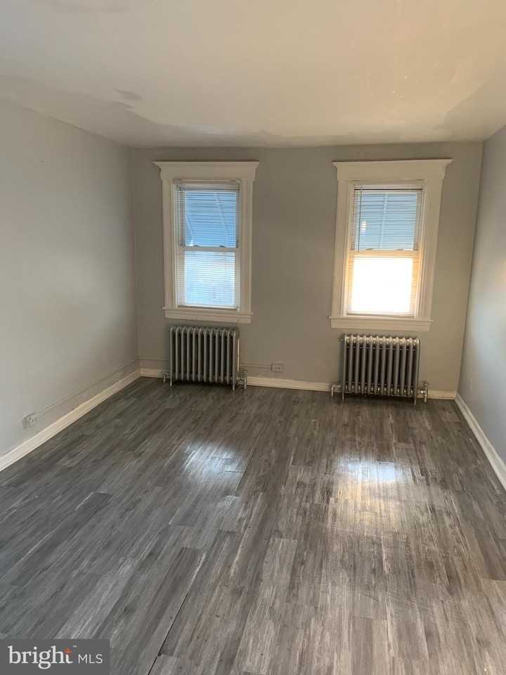 21 N Raleigh Ave - Photo 4 of 8