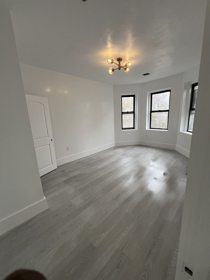 22A Crawford St #2 - Photo 5 of 11