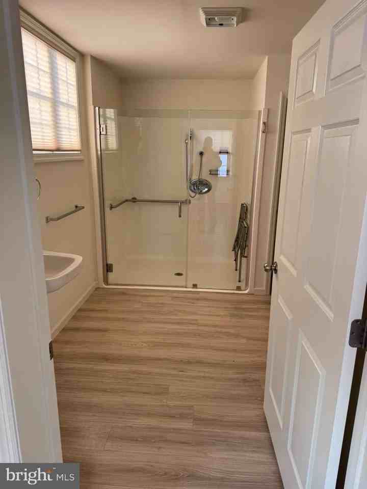 615 Chatsworth Rd - Photo 7 of 9